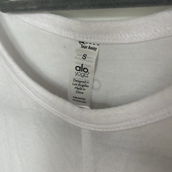 Alo Yoga cover Twist Front Tank - Picture 3 of 3